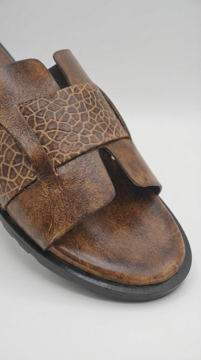 Unifold Atlas Leather Chappal
